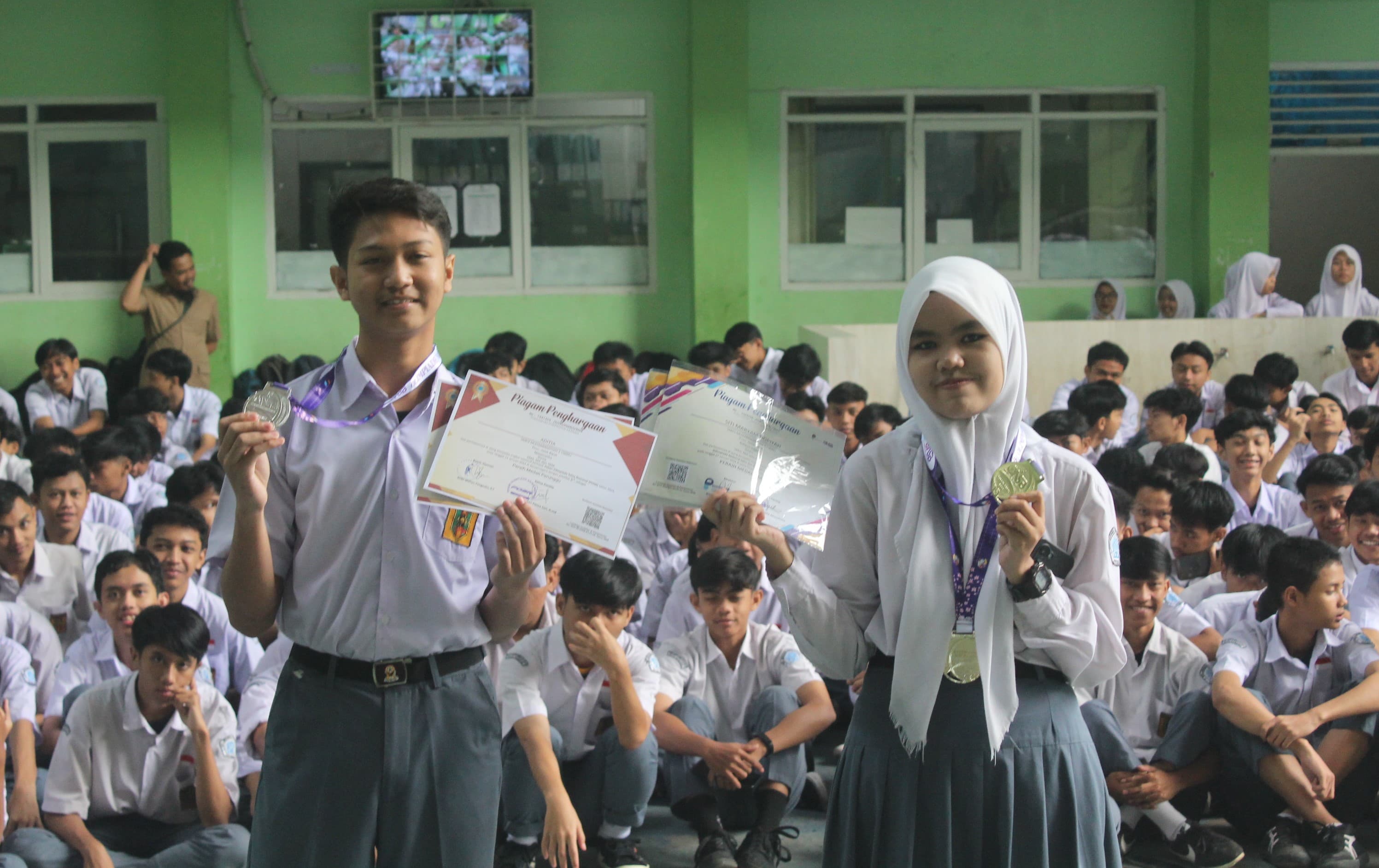 Medali emas Lomba Informatika