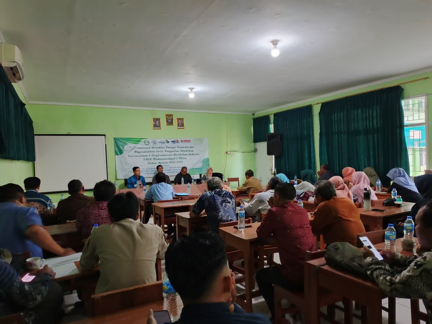 SMK Muhammadiyah 2 Cibiru Tingkatkan Kualitas Pendidikan Melalui Workshop Penyesuaian Kurikulum Industri Tahun Akademik 2025/2026