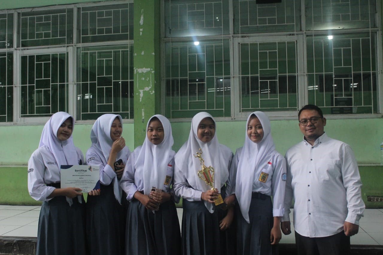 Tim Voli Putri Sekolah Mencapai Juara Pertama, Bukti Kerja Sama dan Upaya Keras Tim